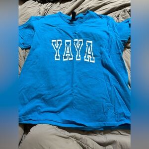 Women’s L “Yaya” tshirt